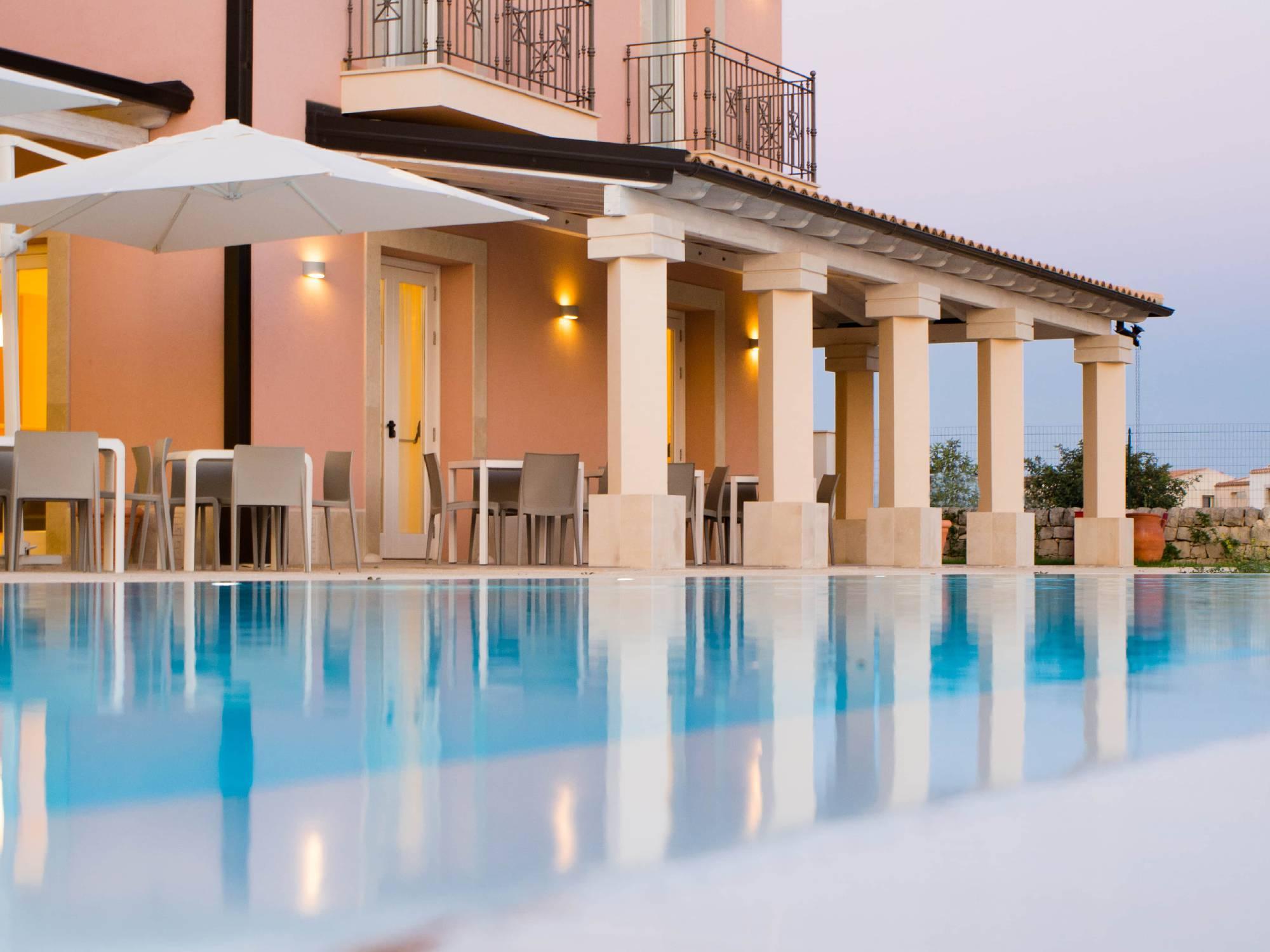 Hotel Danieli بوزالو المظهر الخارجي الصورة