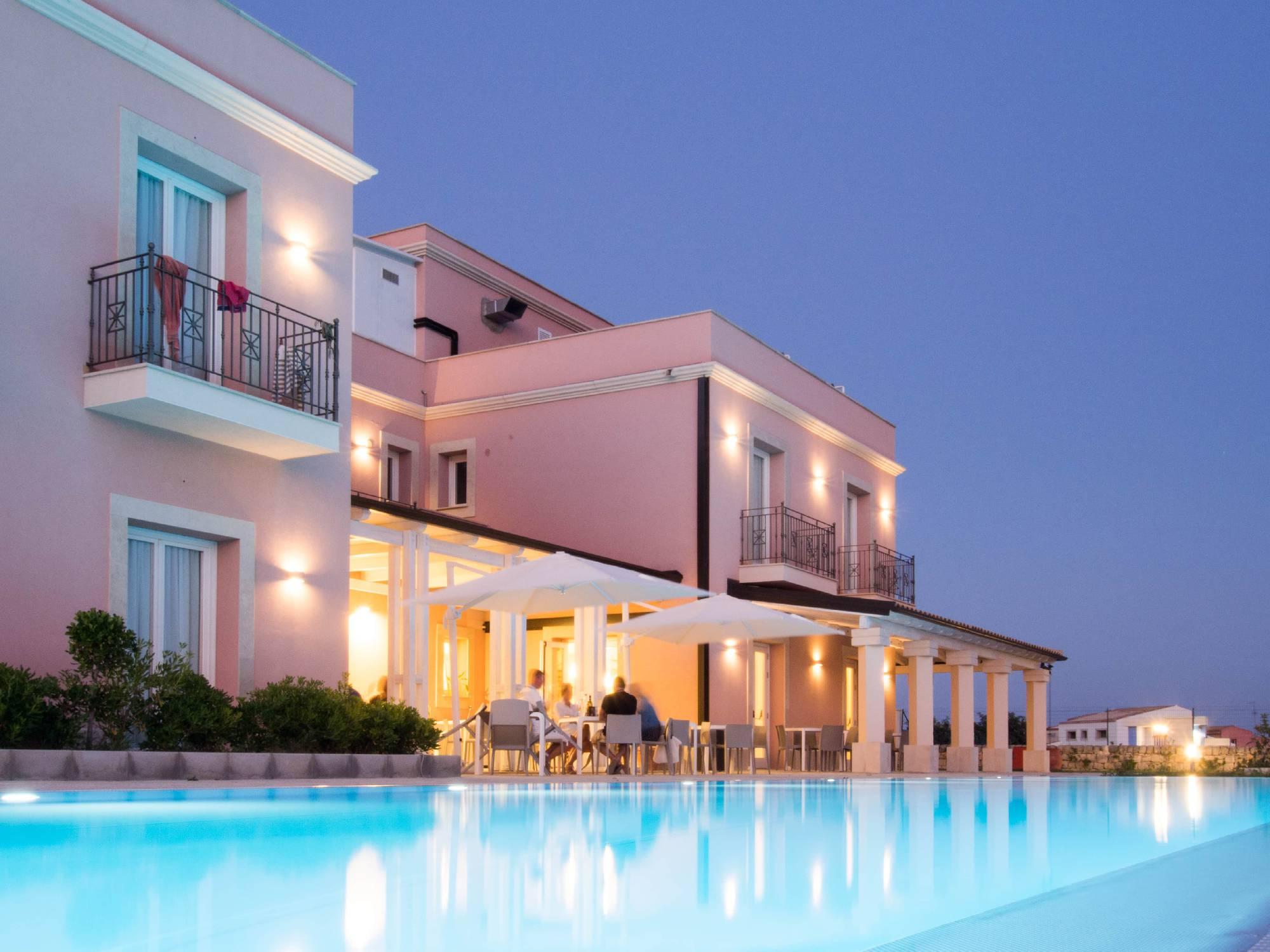 Hotel Danieli بوزالو المظهر الخارجي الصورة